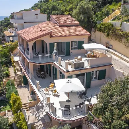 Apartment Panoramica A 60m Dal Mare