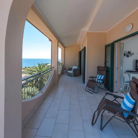 Apartment Panoramica A 60m Dal Mare