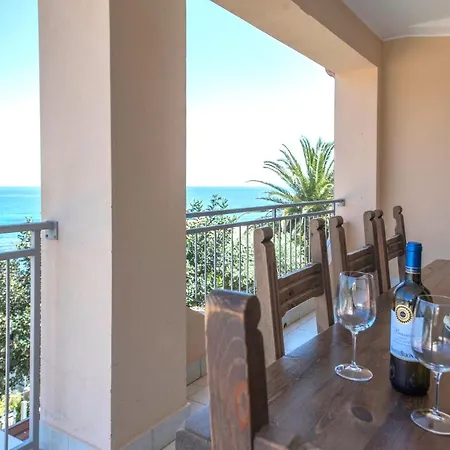 Apartment Panoramica A 60m Dal Mare