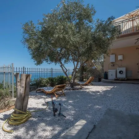Apartment Panoramica A 60m Dal Mare